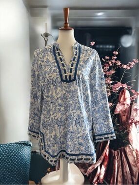 SAINT TROPEZ WEST Blue White Cotton Paisley Tunic Top Crochet Trim L 3/4 Sleeve